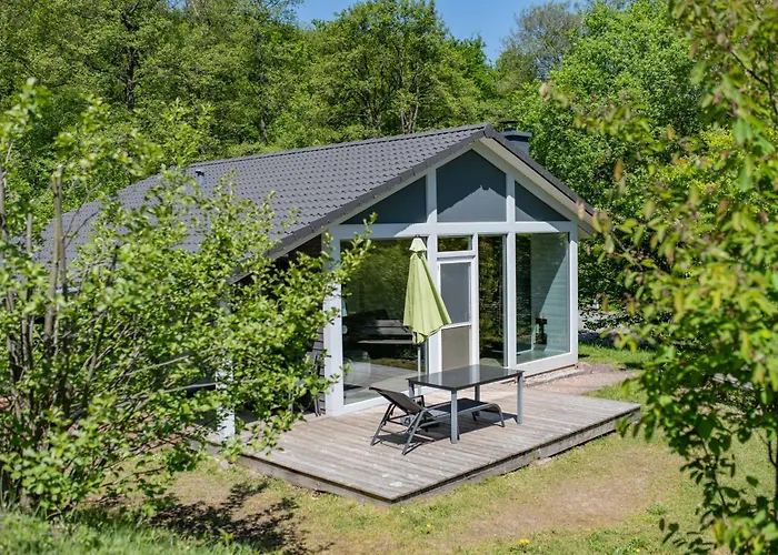 2 Bis 4 Personen F1h1 *